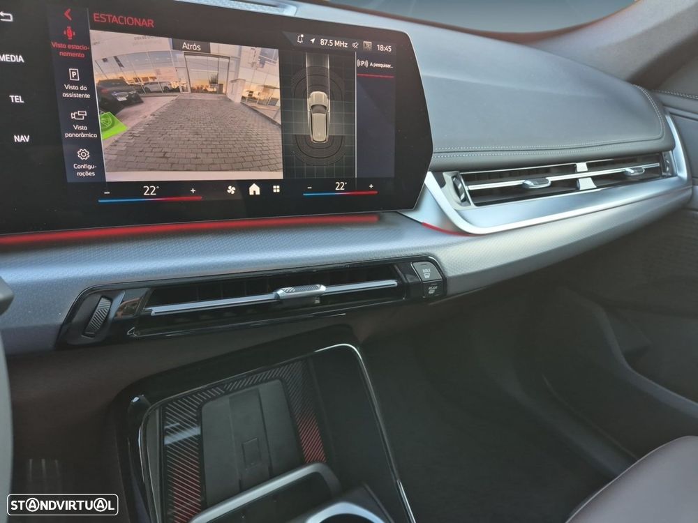 BMW iX1 eDrive20 Pack Desportivo M Pro - 28