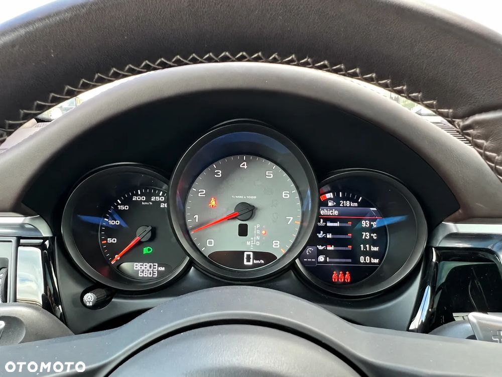 Porsche Macan - 16