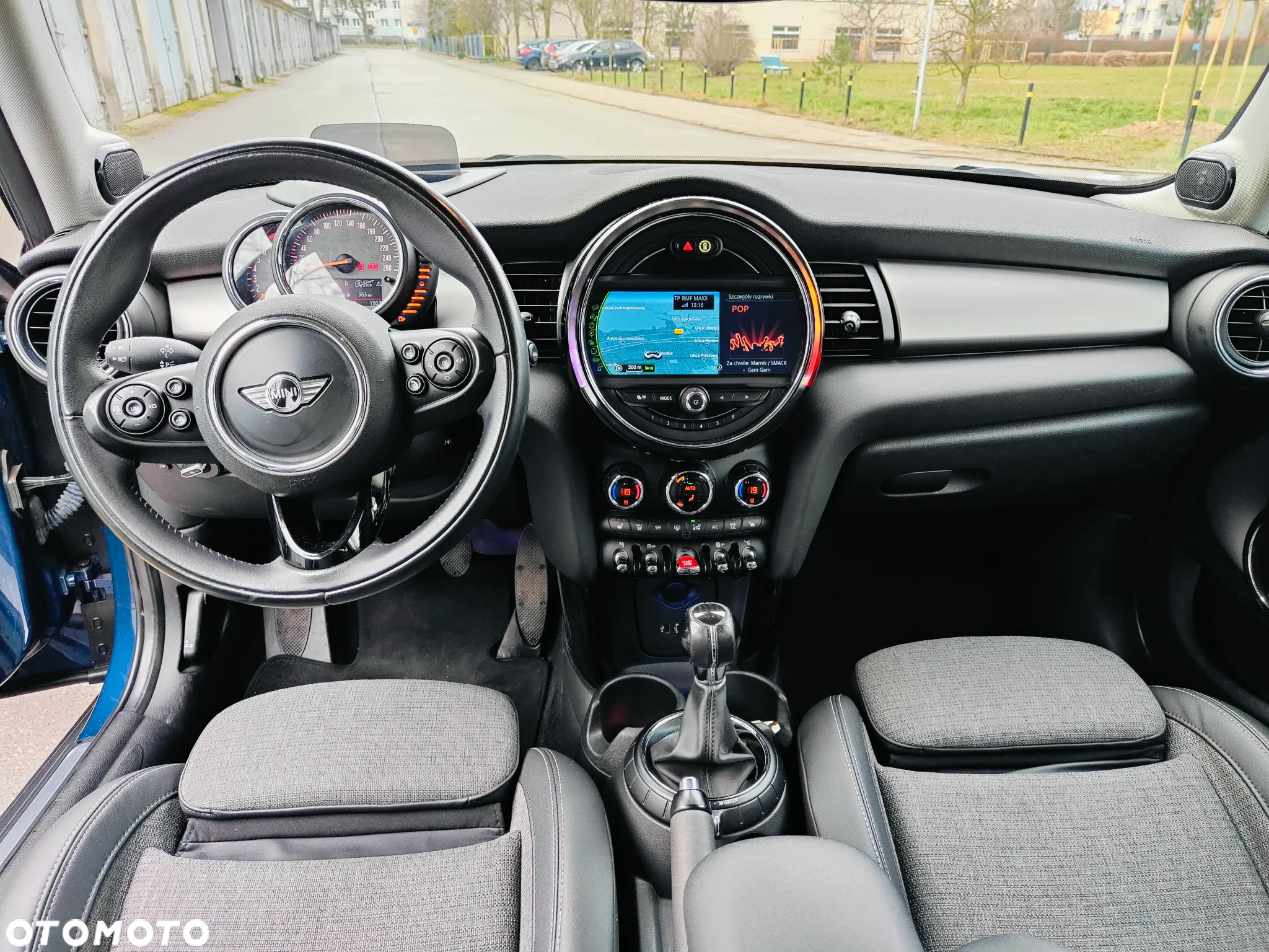 MINI Cooper Standard - 19