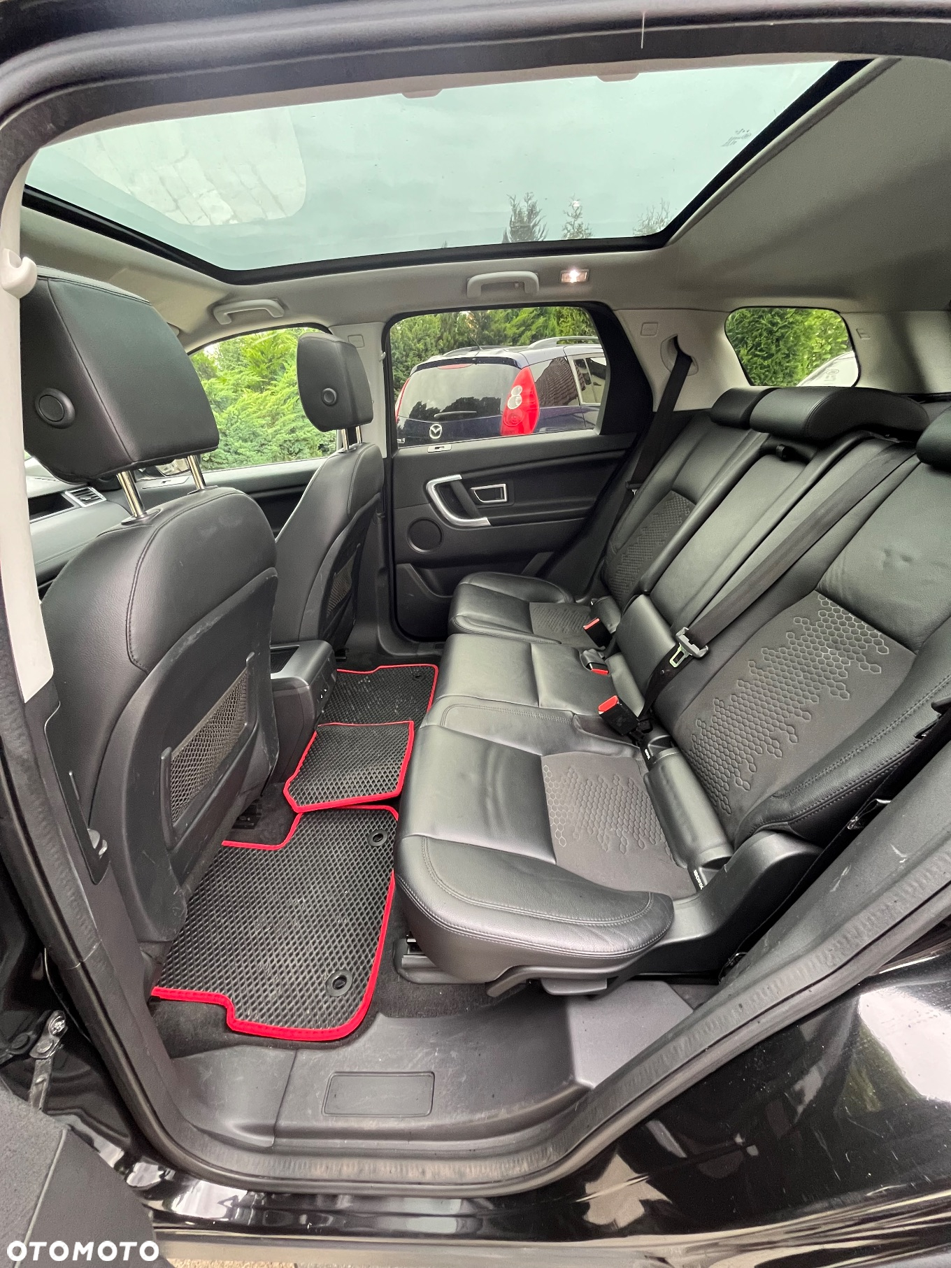 Land Rover Discovery Sport - 16