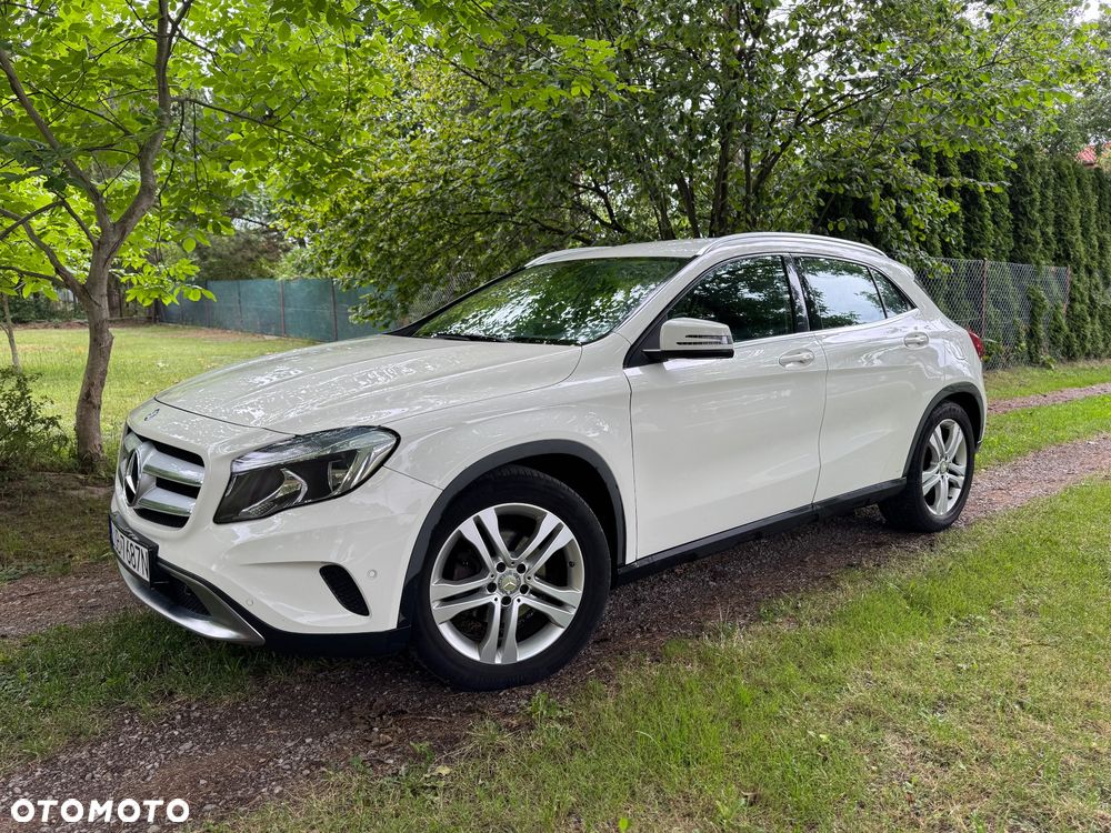 Mercedes-Benz GLA 200 - 1