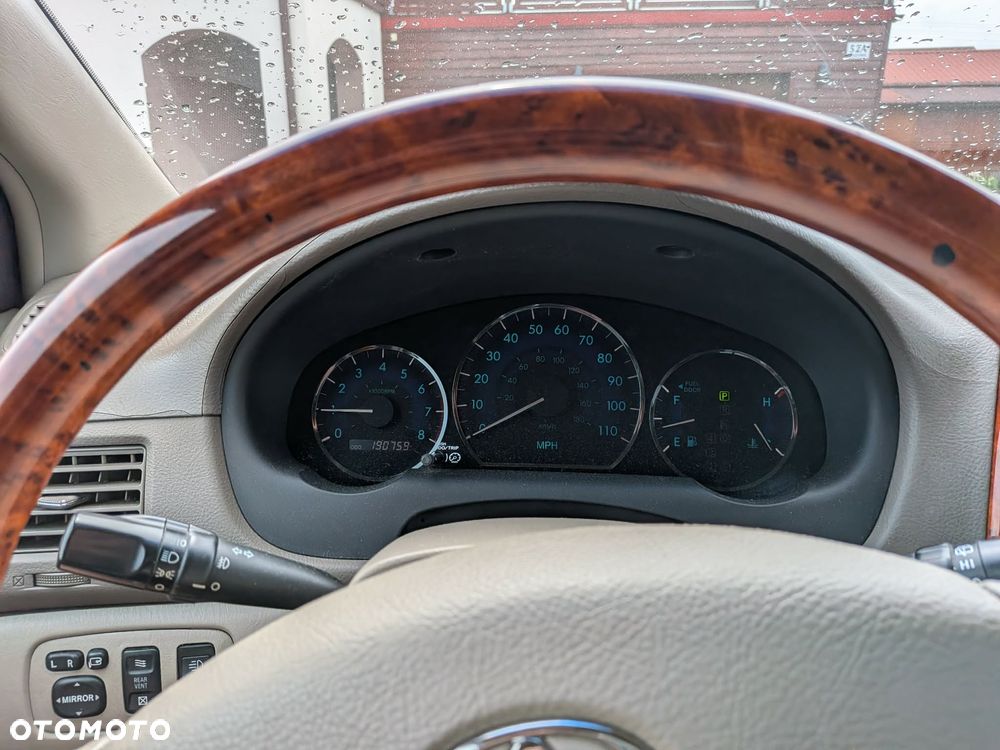 Toyota Sienna - 16