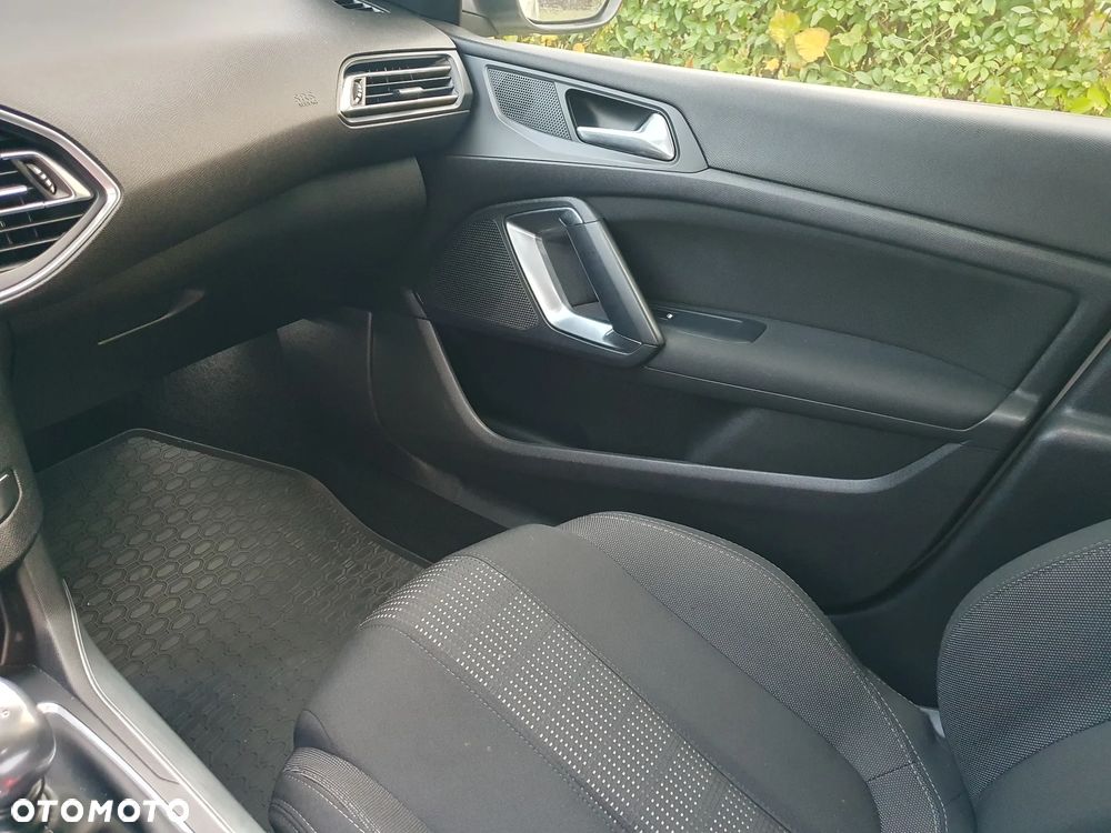 Peugeot 308 2.0 BlueHDi Allure S&S - 17