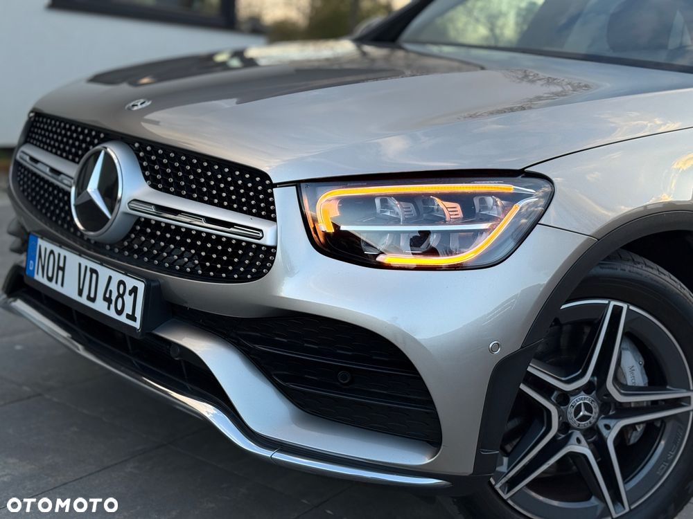 Mercedes-Benz GLC 200 4Matic 9G-TRONIC AMG Line Plus - 25