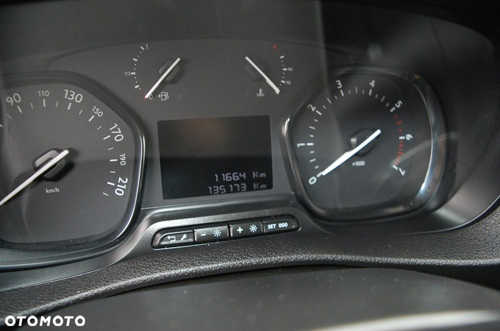 Opel Vivaro - 20