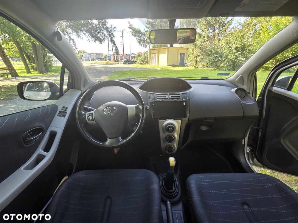 Toyota Yaris 1.4 D-4D Sol - 9