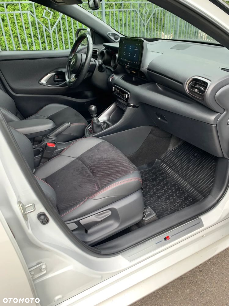 Toyota Yaris 1.5 GR Sport - 10