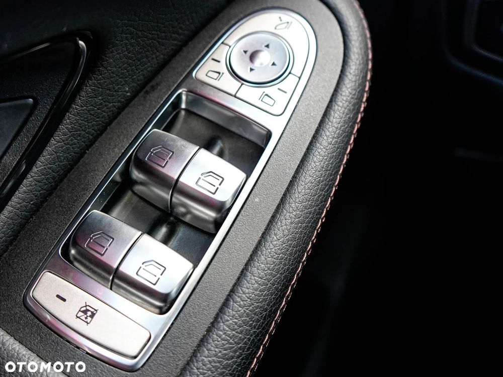 Mercedes-Benz GLC - 21