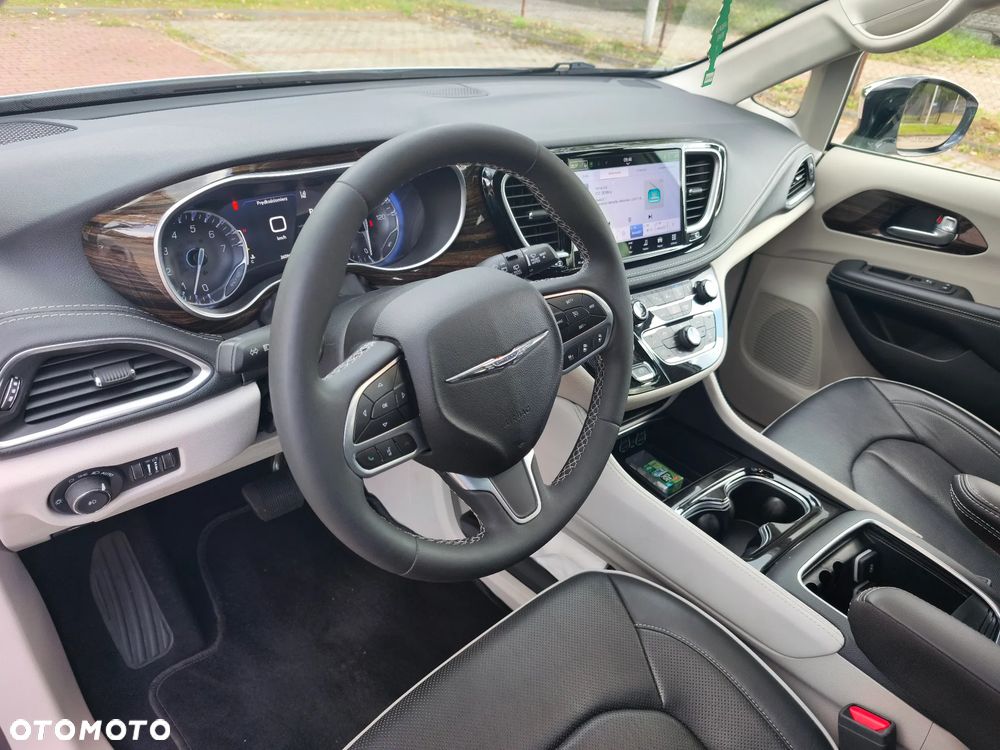 Chrysler Pacifica - 18