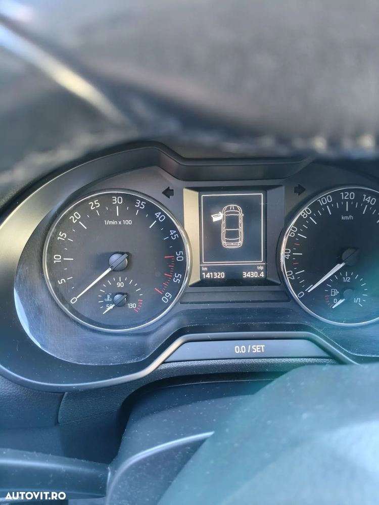 Skoda Octavia 1.6 TDI AMBITION DSG - 6