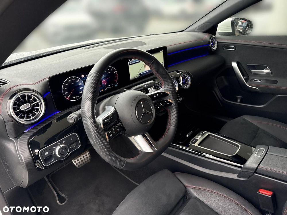 Mercedes-Benz CLA - 10