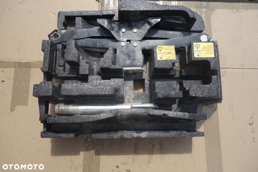 STYROPIAN BAGAŻNIKA ZESTAW NAPRAWCZY RENAULT MASTER III - 2