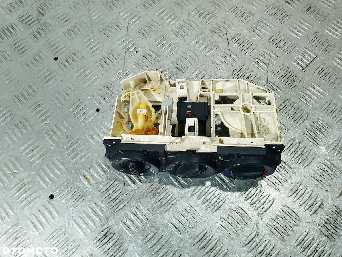 PANEL NAWIEWU KLIMATYZACJI HONDA CIVIC VII - 6