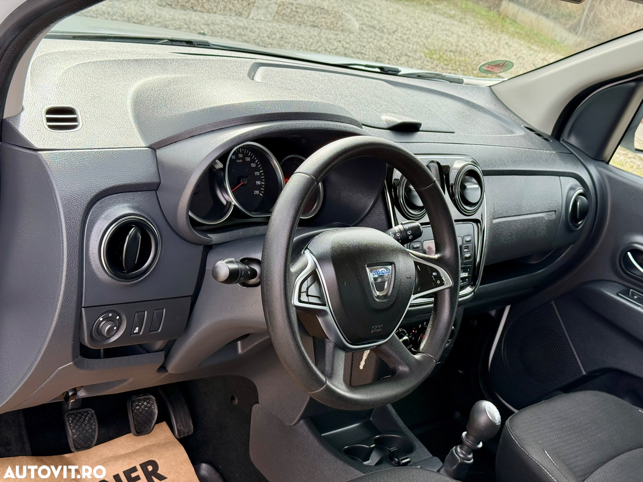 Dacia Lodgy 1.5 Blue dCi Laureate - 16
