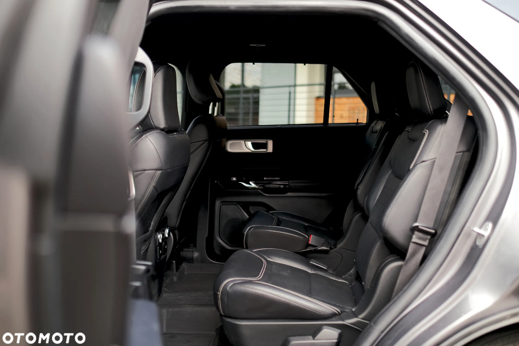 Ford Explorer - 21