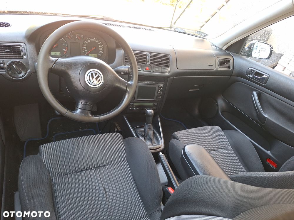 Volkswagen Golf - 4