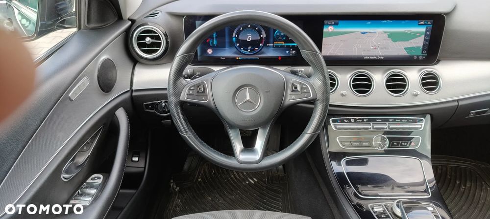 Mercedes-Benz Klasa E 220 d 9G-TRONIC - 10