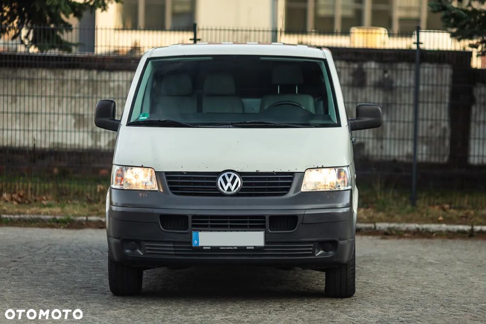 Volkswagen T5 Transporter - 2