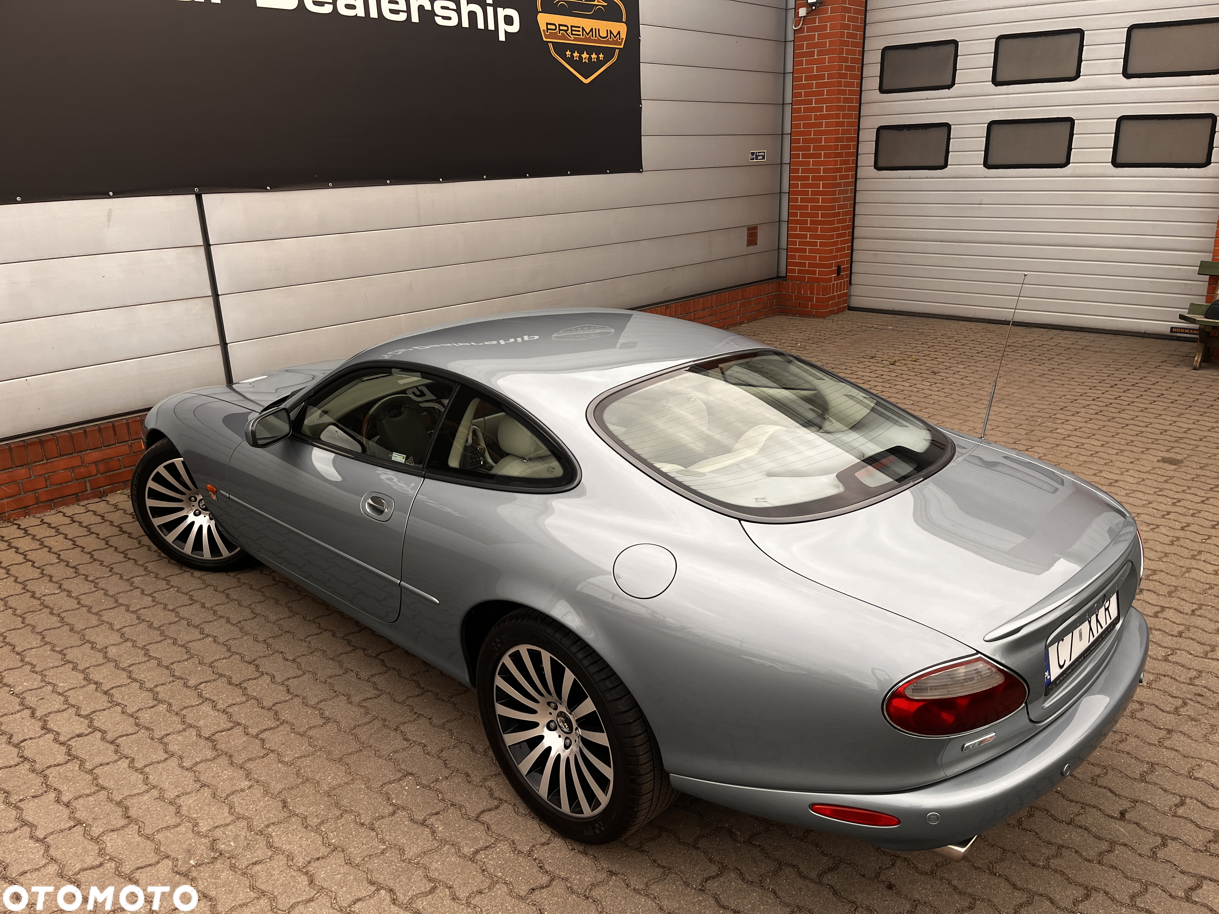 Jaguar XK XKR Coupe - 10