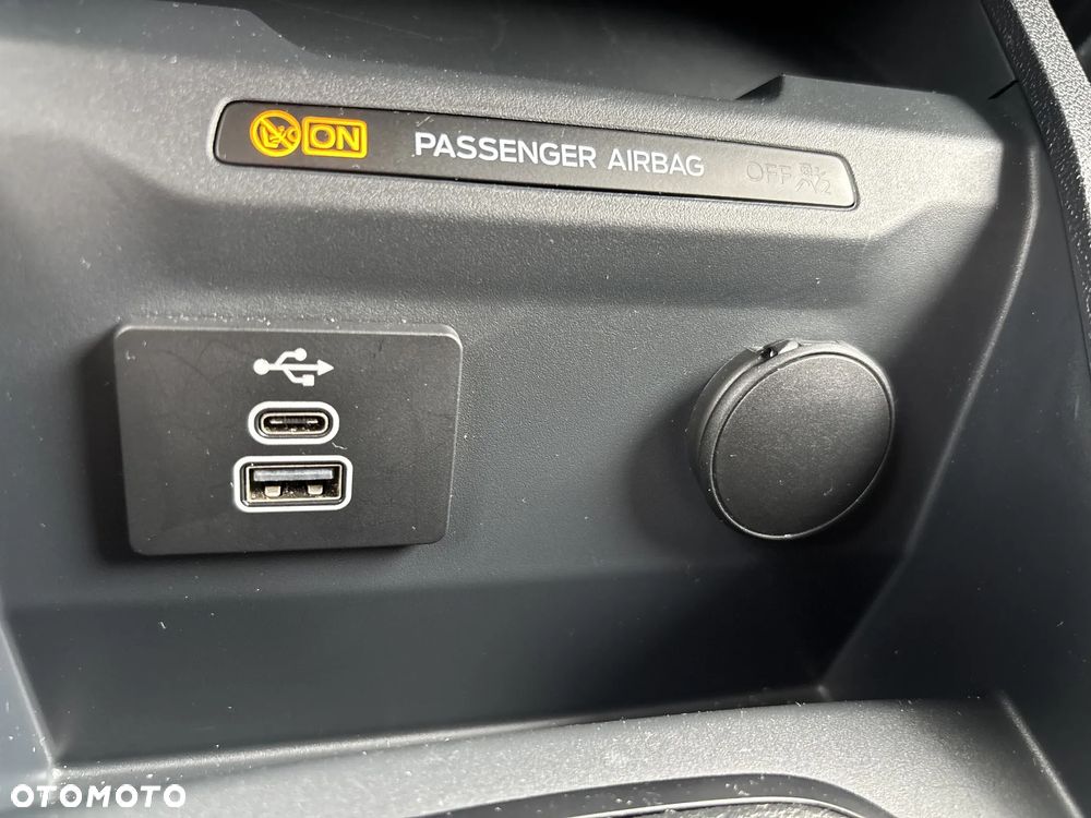 Ford Transit Courier - 22