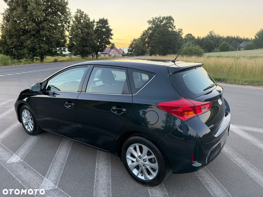 Toyota Auris 2.0 D-4D Dynamic - 28