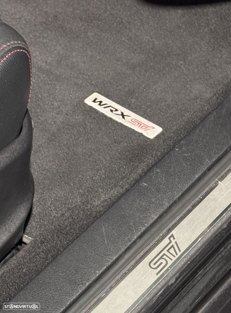 Subaru Impreza 2.5 WRX STi - 32