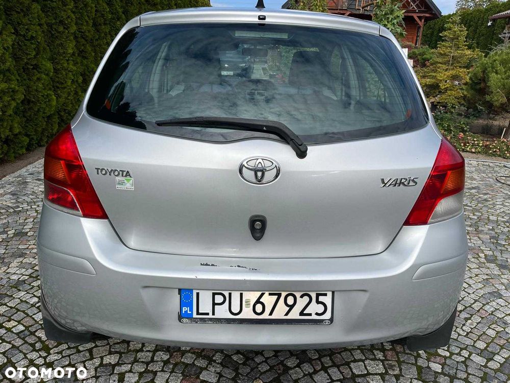 Toyota Yaris - 4
