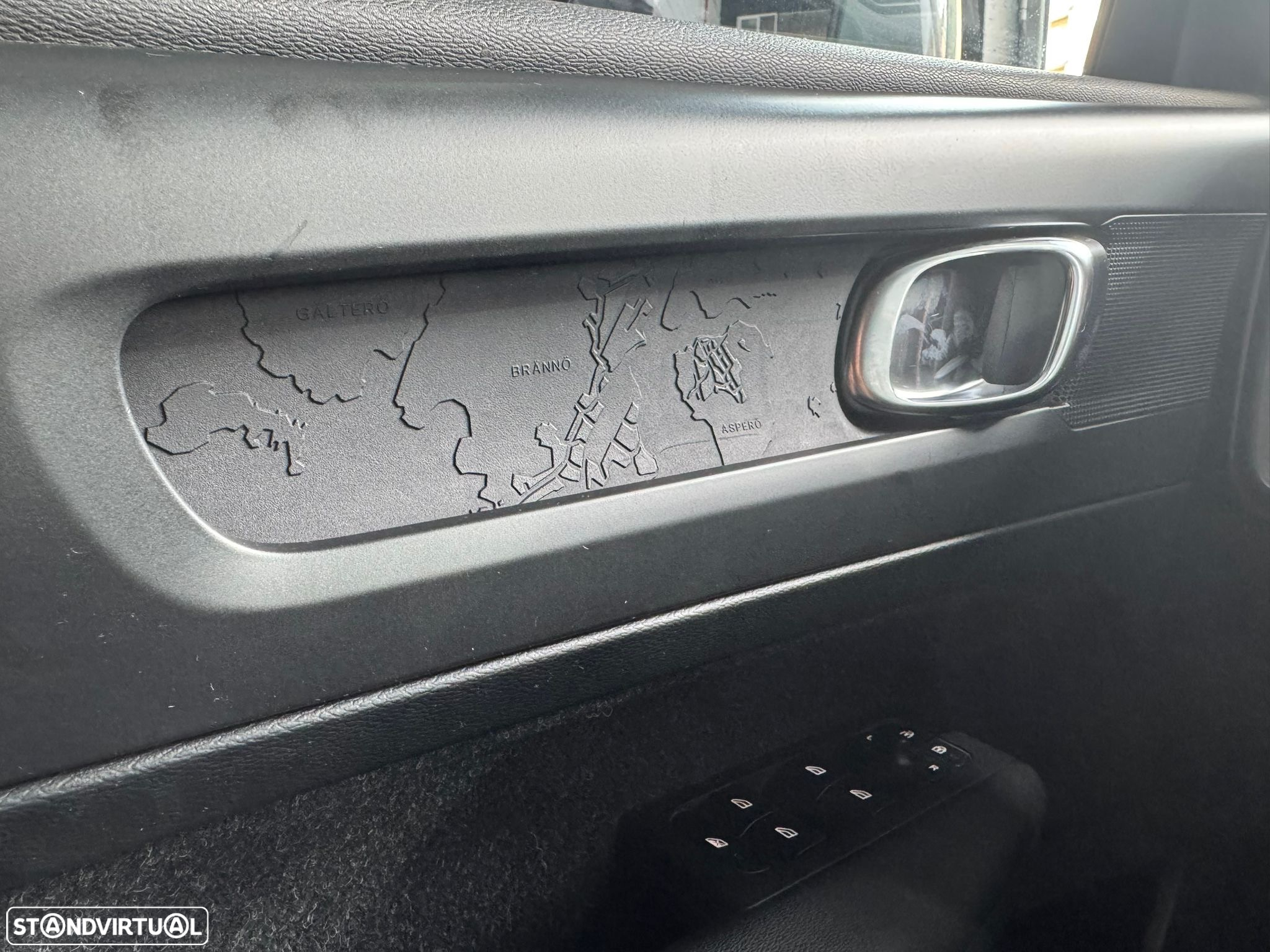 Volvo XC 40 2.0 D3 Momentum Plus Geartronic - 27