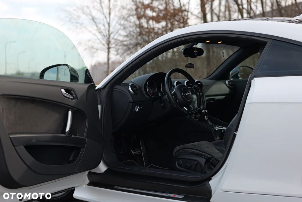 Audi TT S Coupé tronic - 29