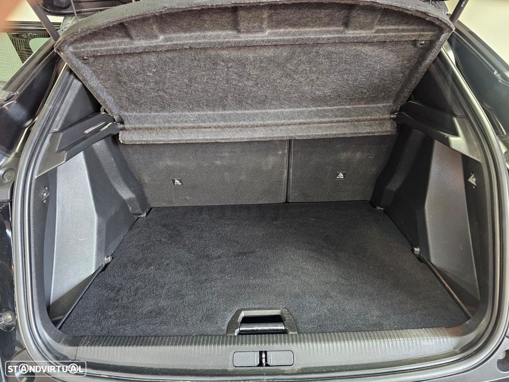 Peugeot 2008 1.2 PureTech GT EAT8 - 23