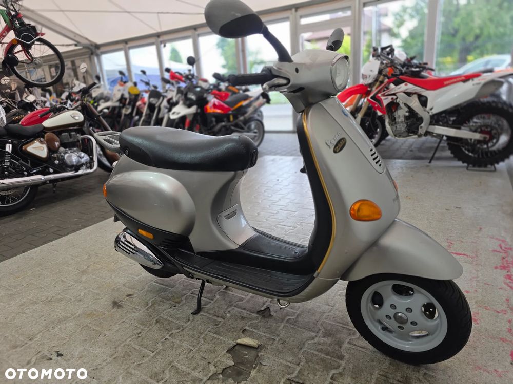 Piaggio Vespa - 26