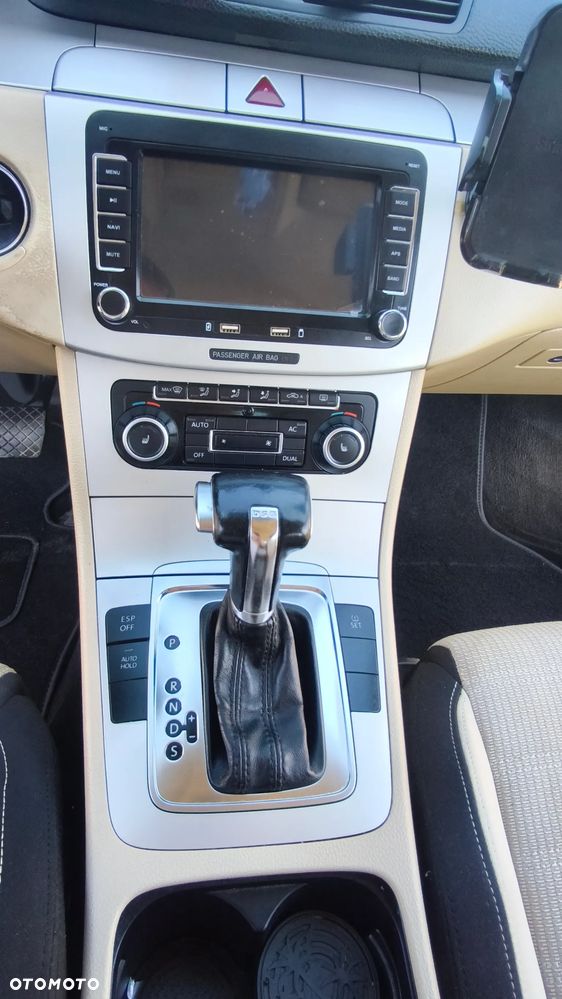 Volkswagen Passat 2.0 TDI Comfortline DSG - 9