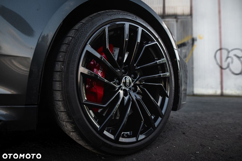 Audi RS4 Avant - 11