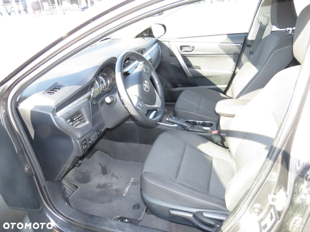 Toyota Corolla 1.6 Premium + - 8