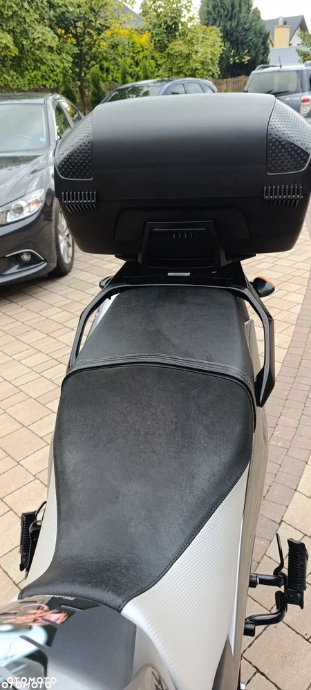 Suzuki V-STROM - 10