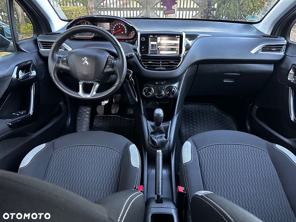 Peugeot 208 PureTech 82 Urban Move - 29