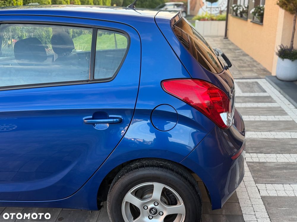 Hyundai i20 1.1 CRDi Trend - 27