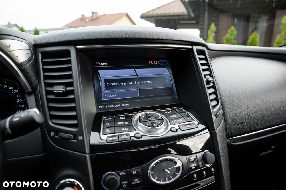 Infiniti QX70 3.7 AWD S - 32