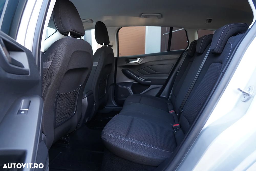 Ford Focus 2.0 TDCI Powershift Titanium - 9