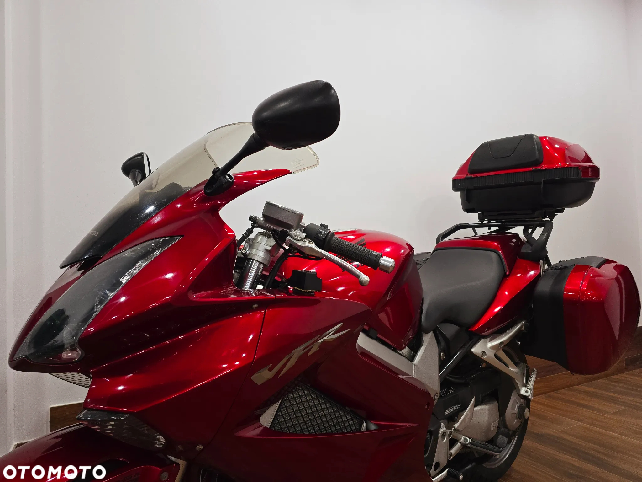 Honda VFR - 13