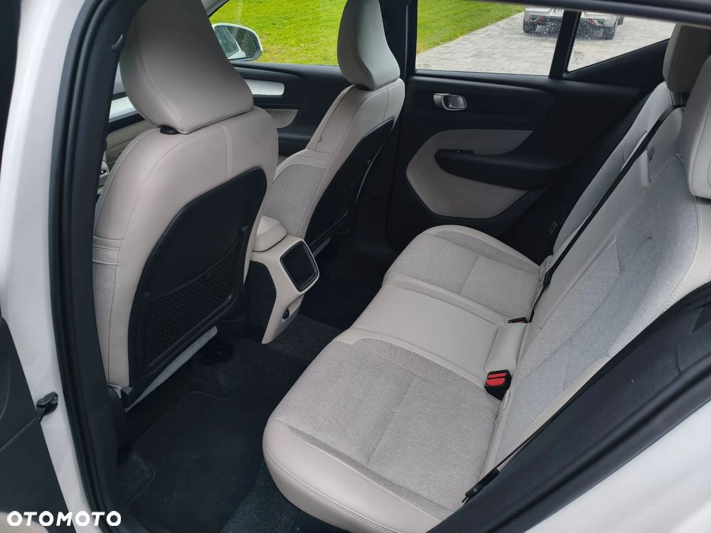 Volvo XC 40 T4 AWD Momentum Pro - 18