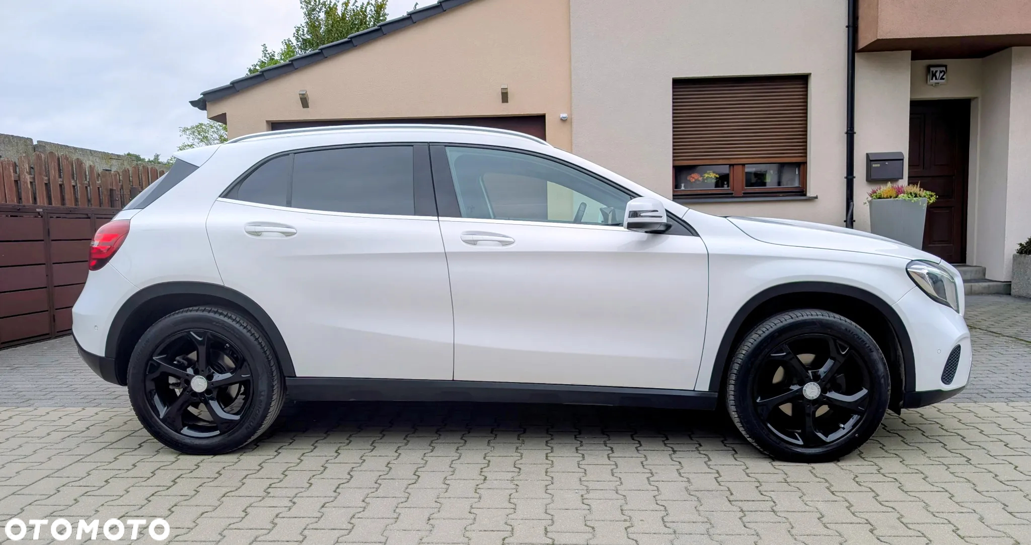 Mercedes-Benz GLA 200 7G-DCT - 4