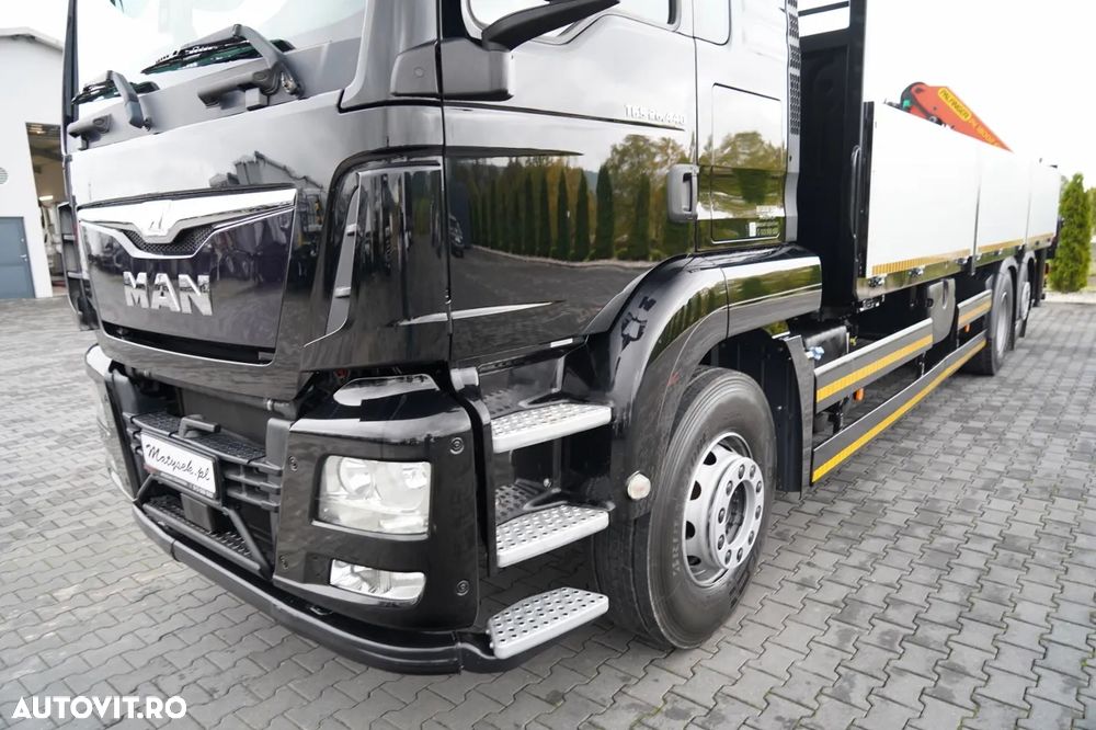 MAN TGS 26.440 / 6X2 / CAROSERIE 7,5 M / PUNTE RIDICATĂ + PALFINGER PK 18002 HDS / MAX. CAPACITATE DE RIDICARE: 6.000 KG / RADIOCOMANDĂ / ROTARE / I-PARK COOL / MANUALĂ / EURO 6 - 12