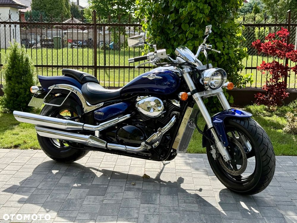 Suzuki Intruder - 1