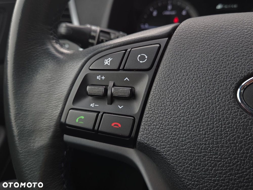 Hyundai Tucson 2.0 CRDI BlueDrive Style 2WD - 19