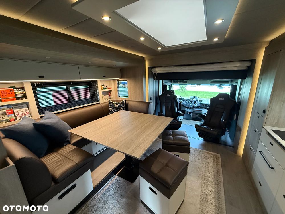 Scania Koniowóz STX S770 5-koni + Duża przyczepa, 4-konie - 19