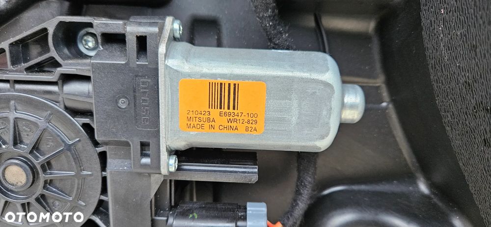 Dodge Durango III LIFT 2021-2025  Plansza drzwi przednia lewa Podnośnik szyby przód lewy Zamek drzwi przedni lewy Instalacja drzwi przednia lewa Sterownik drzwi przód lewy Czujnik uderzenia Airbag 68316561AD 68284055AA P68250661AC - 6