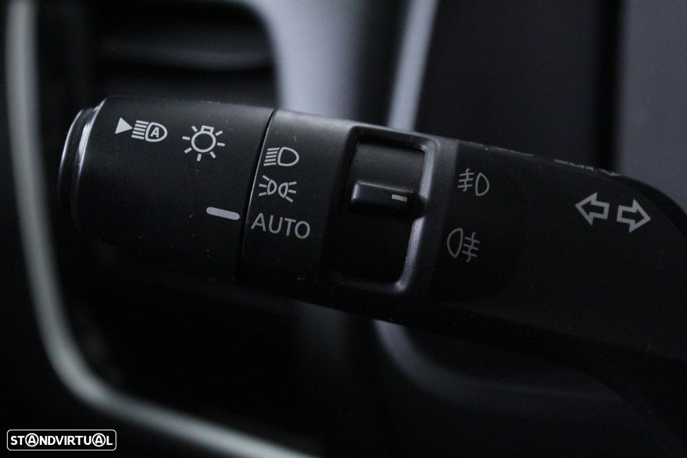 Nissan Qashqai 1.3 DIG-T N-Connecta LED+SKY - 24