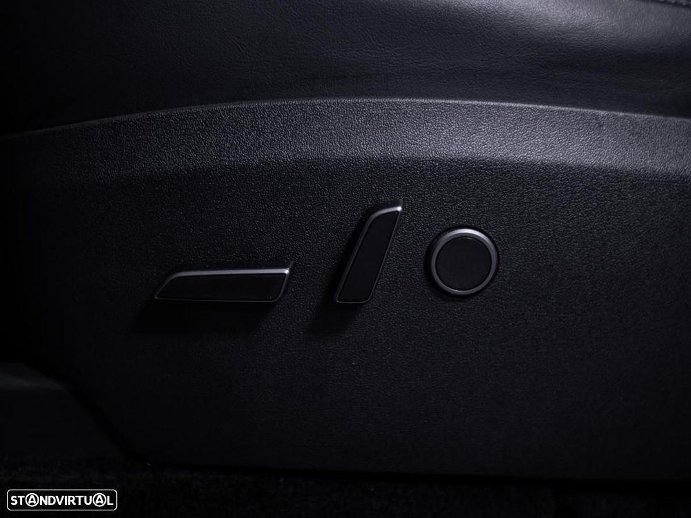 Tesla Model Y Long Range Dual Motor AWD - 19