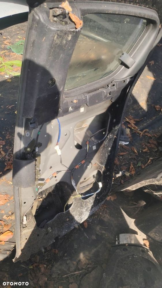 DRZWI PRAWY TYŁ MAZDA RX8 SZYBA CZARNE - 3